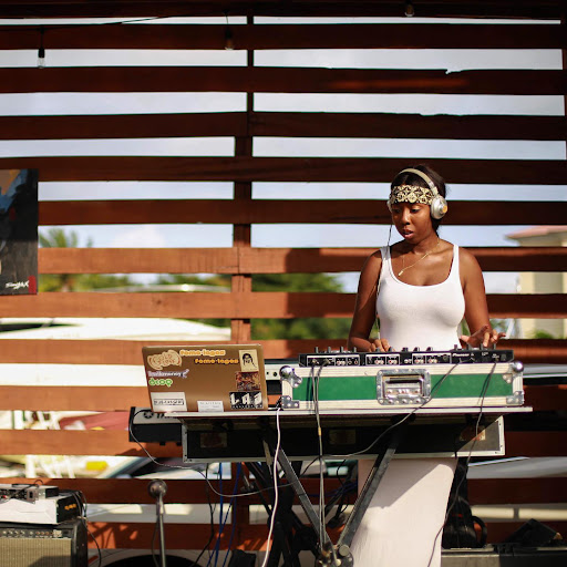 DJ Ayizan Gold female Amapiano and Afrobeats DJ